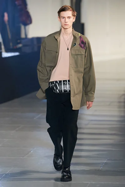 Look 14